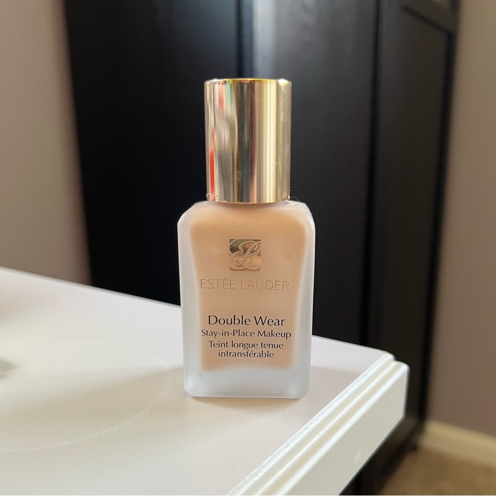 Estee Lauder Double Wear Foundation - Shade 1C0 Shell